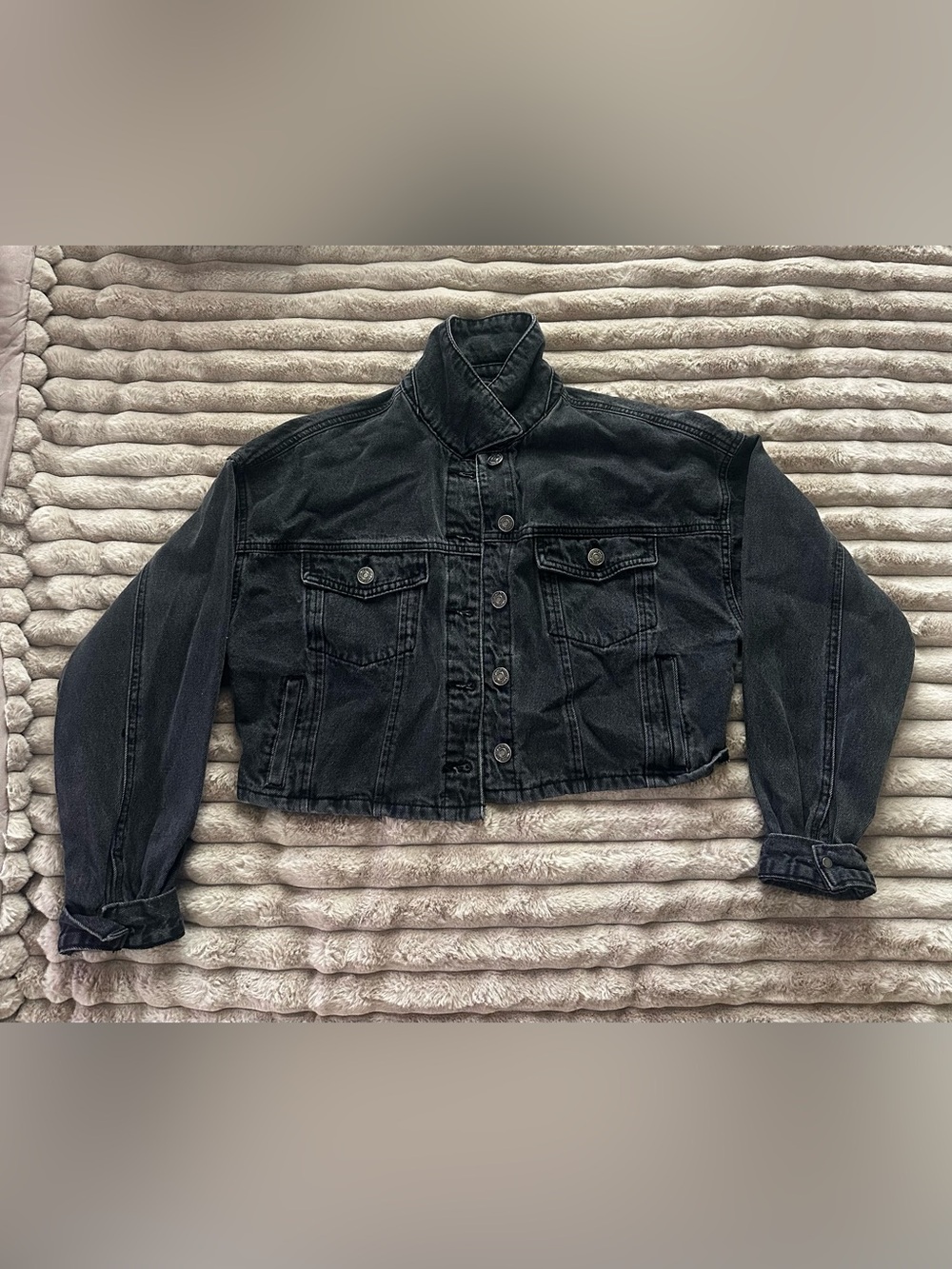 Forever 21 Black Cropped Denim Jacket